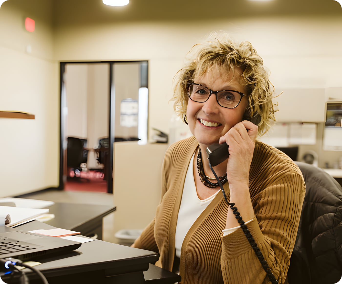 A Kendall inside sales team member on the phone